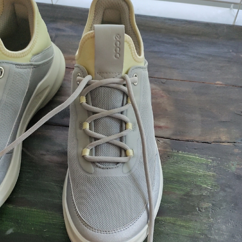 Ecco Light Gray Sneakers with Yellow Highlights - Picture 9 of 9